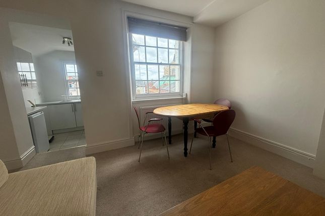 Flat 4, 10, Oxford Road, Exeter photo 3