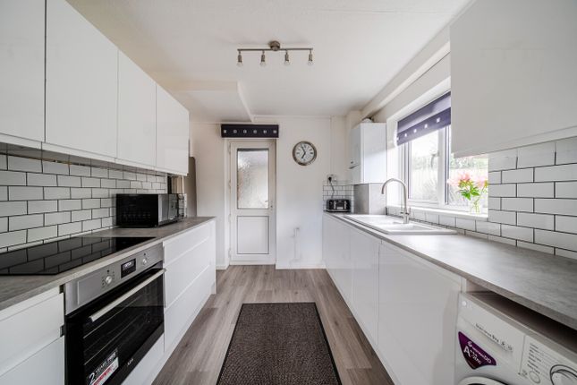 2, Greenacres, Salisbury photo 3