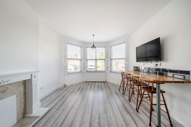 Flat 3, 12, Brownlow Road, Bounds Green photo 4