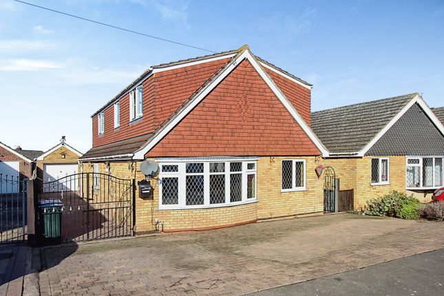 Detached house for sale in South View, Holton-Le-Clay Grimsby