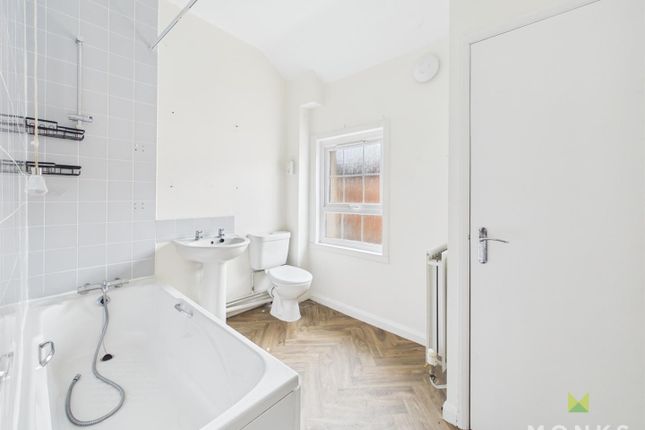 35, Orchard Street, Oswestry photo 4