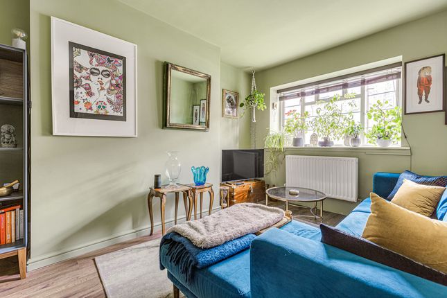 Thumbnail Flat for sale in Clapham Road, Stockwell