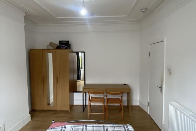 Room 1 226, Westbury Avenue, London photo 4