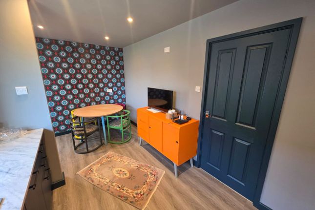 36 Knapplands, Llandrindod Wells photo 3