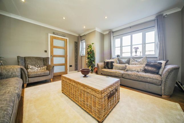 5, Masterson Grove, Ipswich photo 2
