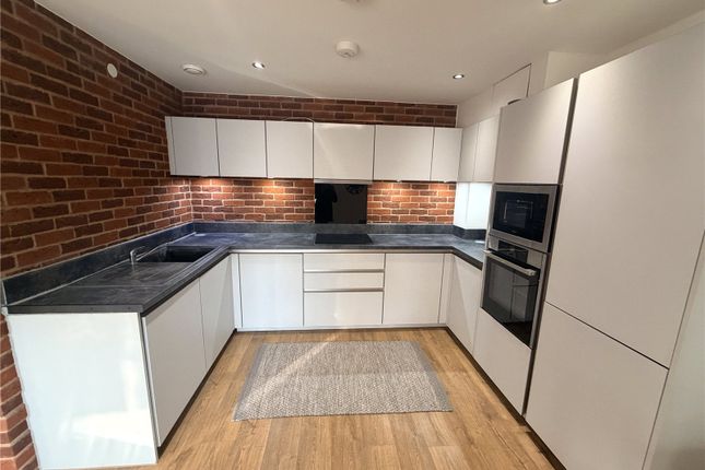 Flat 4, Junction Court, 9, Station Road, Hertfordshire photo 4