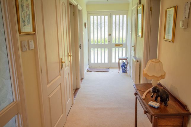 9 Potters Close, West Hill, Ottery St Mary photo 4