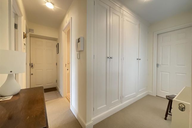 Flat for sale in Belvedere Road, Scarborough