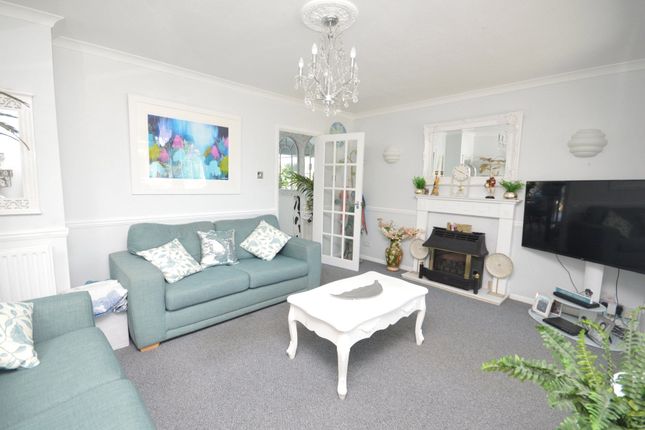 1 Cheltenham Close, Exeter Devon, Devon photo 4