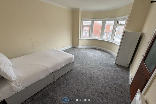 Northumberland Avenue, Blackpool photo 2
