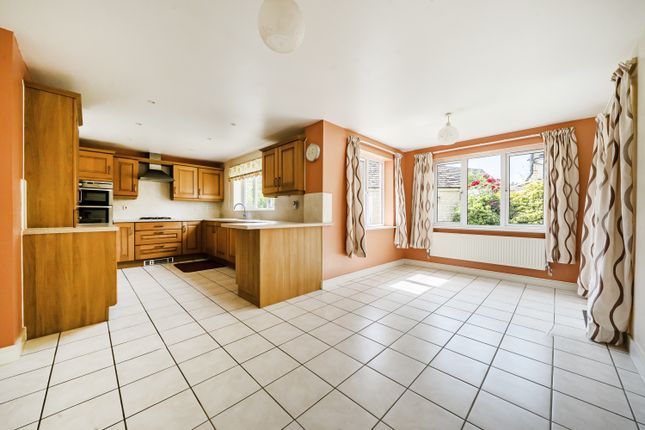 13, Park View Lane, Carterton photo 3