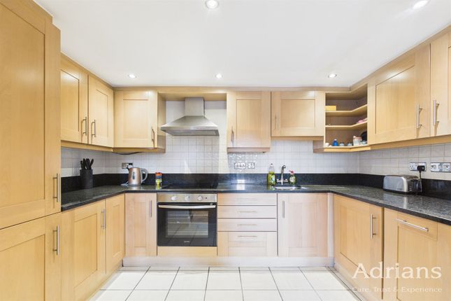 1-bed flat on New Street, Chelmsford, £225,000