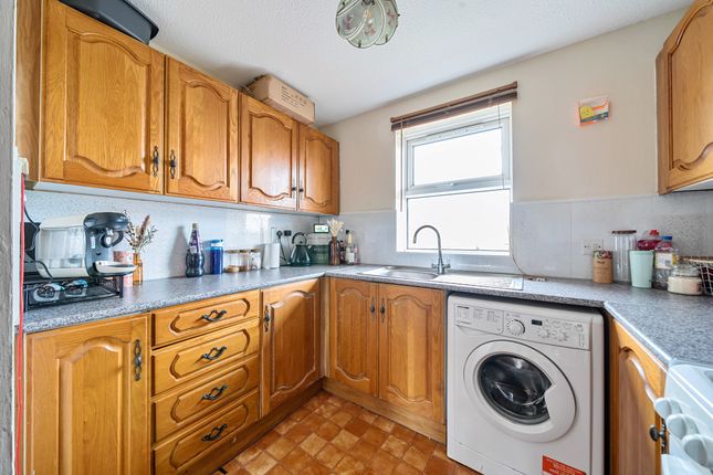 Flat for sale in Beales Close, Andover