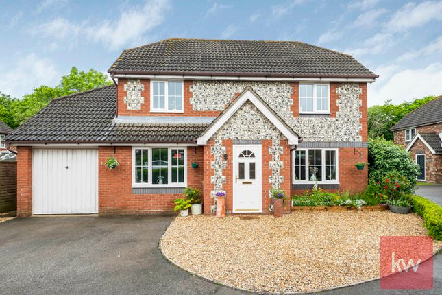 Thumbnail Detached house for sale in Hemmyng Corner, Warfield, Bracknell