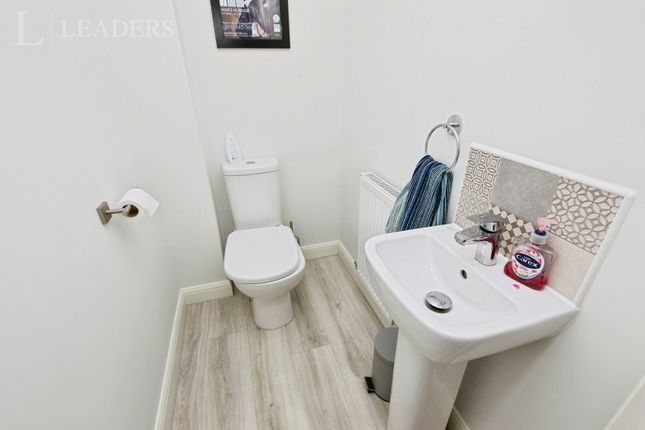 4, Hill Crest Road, Burton-on-Trent photo 3