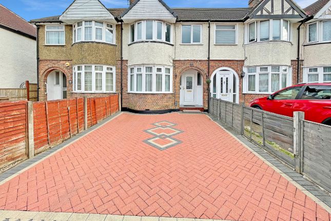 Thumbnail Terraced house for sale in Hurst Way, Luton, Bedfordshire