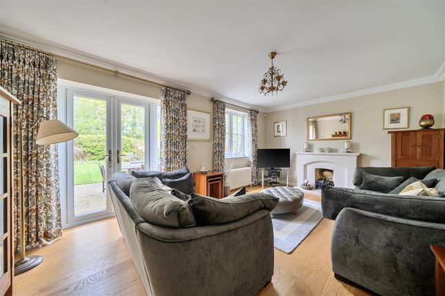 8, Williamson Close, Winnersh photo 2