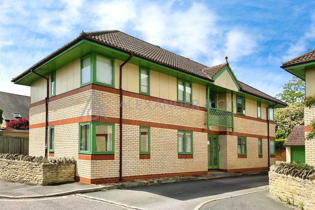 Thumbnail Flat to rent in Victoria Court, Bicester, Oxfordshire