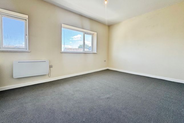 38a, Higher Market Street, Bolton photo 4