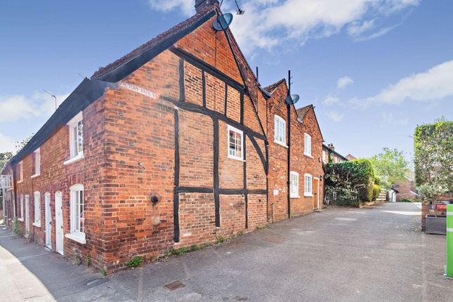 27, Wycombe End, Buckinghamshire photo 2