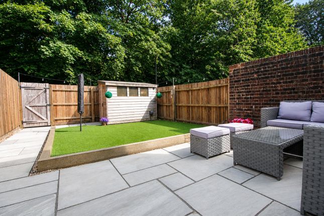 5, St Lucia Park, Bordon photo 4