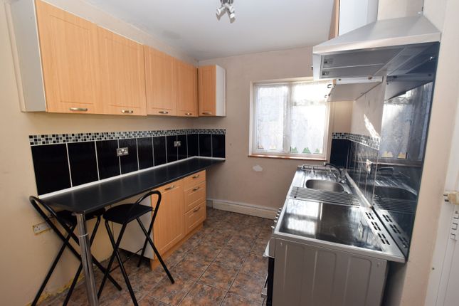 72, Manor Road, Telford photo 2