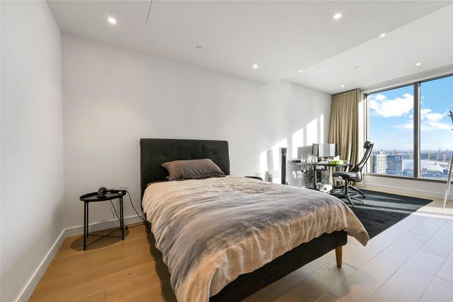 2701, 10, Park Drive, London photo 3