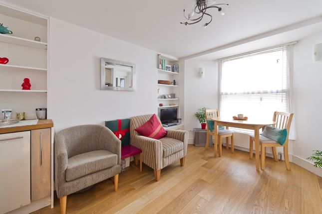 Thumbnail Flat to rent in Irving Road, Brook Green, London