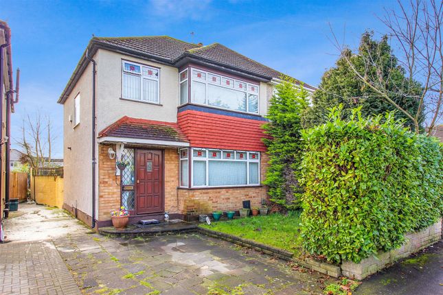 Houses for Sale in Cheshunt - Buy Houses in Cheshunt - Zoopla