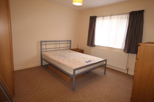 222A, Kirkstall Lane, Leeds photo 4
