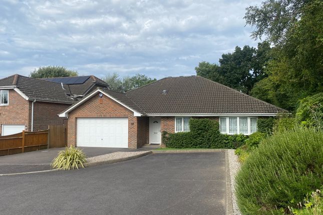 Thumbnail Bungalow for sale in Orwell Crescent, Fareham