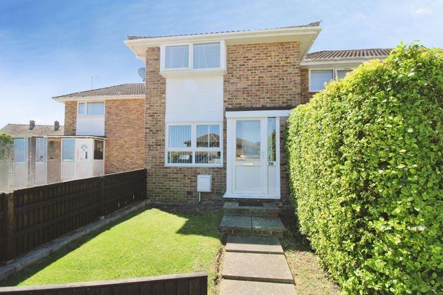 2-bed house on 38 Hallsfield, Swindon, £250,000