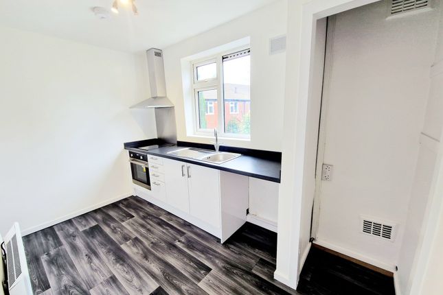 34 Ripon Avenue, Manchester photo 4