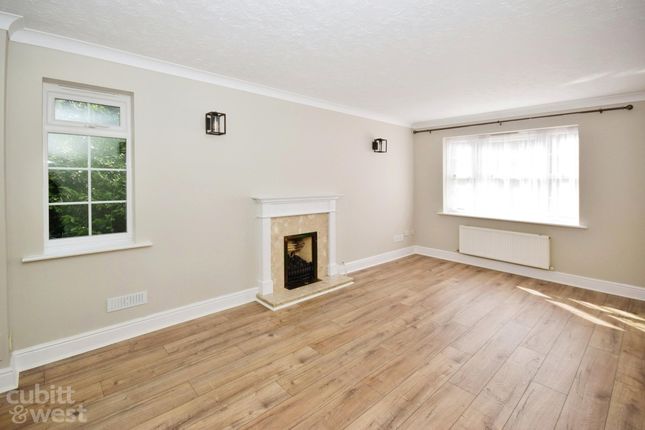 Thumbnail Detached house to rent in Osier Way, Banstead