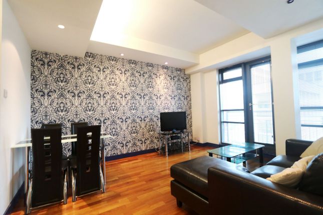 2 bed flat to rent in The Lexington, City Road, Old Street EC1Y
