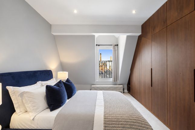 Flat Flat 24, 52, Pont Street, London photo 4