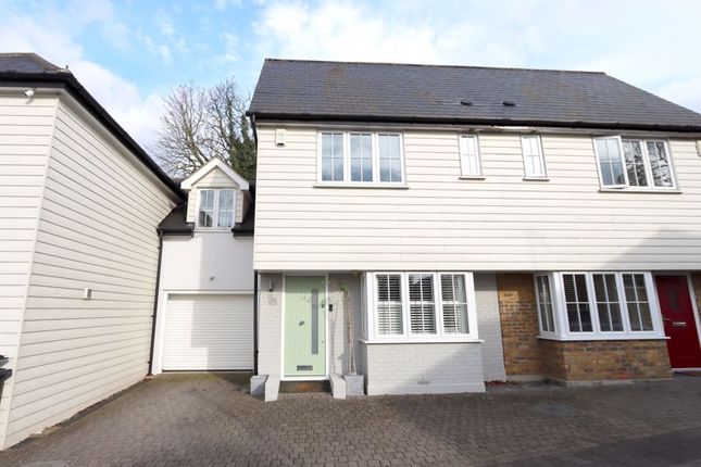 Thumbnail Terraced house for sale in Orchard Way, Chigwell