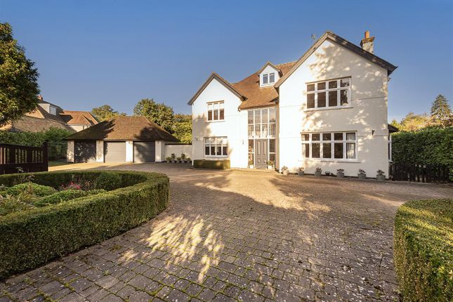 Thumbnail Detached house for sale in Park Avenue South, Harpenden