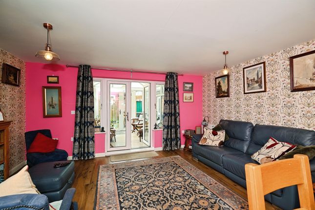25, Redwing Avenue, Sittingbourne photo 3