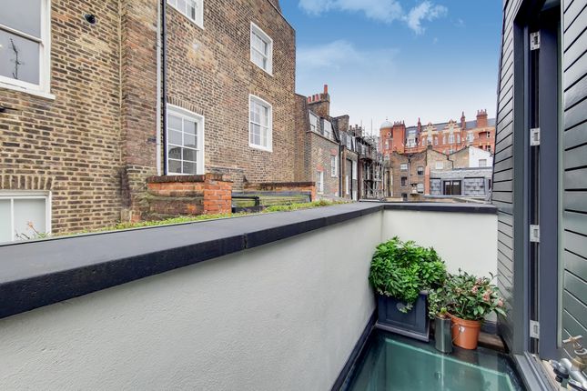 Mews house for sale in Thornton Place, London