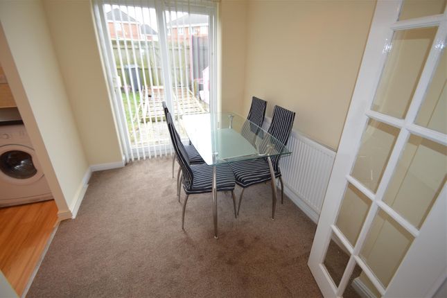 52, Drake Avenue, Manchester photo 3