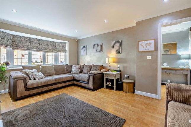 Hanson Drive, Maidstone photo 4
