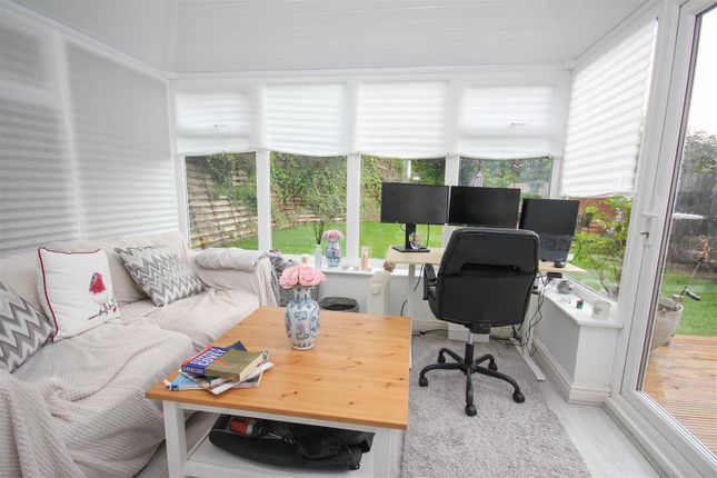 2, Hunt Close, Wellingborough photo 5