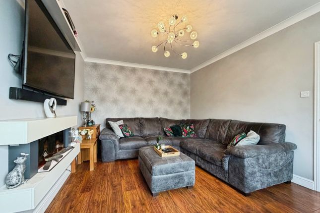 7, Temple Close, Ashford photo 4
