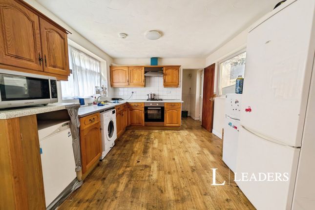 21, Spring Crescent, Hampshire photo 4