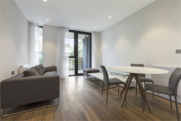 Flat to rent in Sitka House, 20 Quebec Way, London