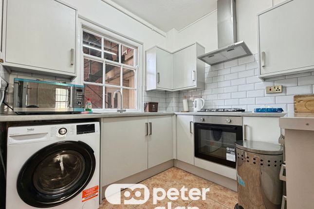 Flat 4, Cardiff photo 5