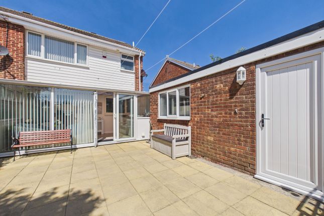18, Beaconsfield, Withernsea photo 4