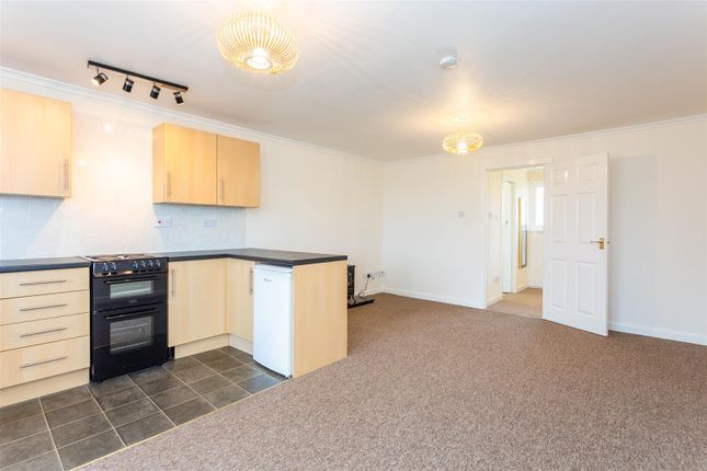 4, Kingfisher Court, West Bay photo 2