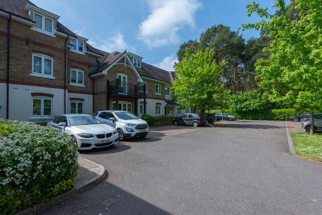 Flat for sale in Ralphs Ride, Bracknell